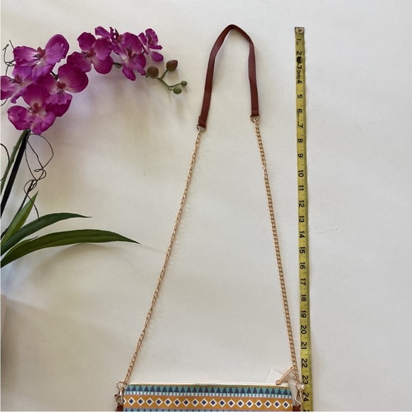 Boho Aztec Print Crossbody/Wristlet - Picture 10 of 12
